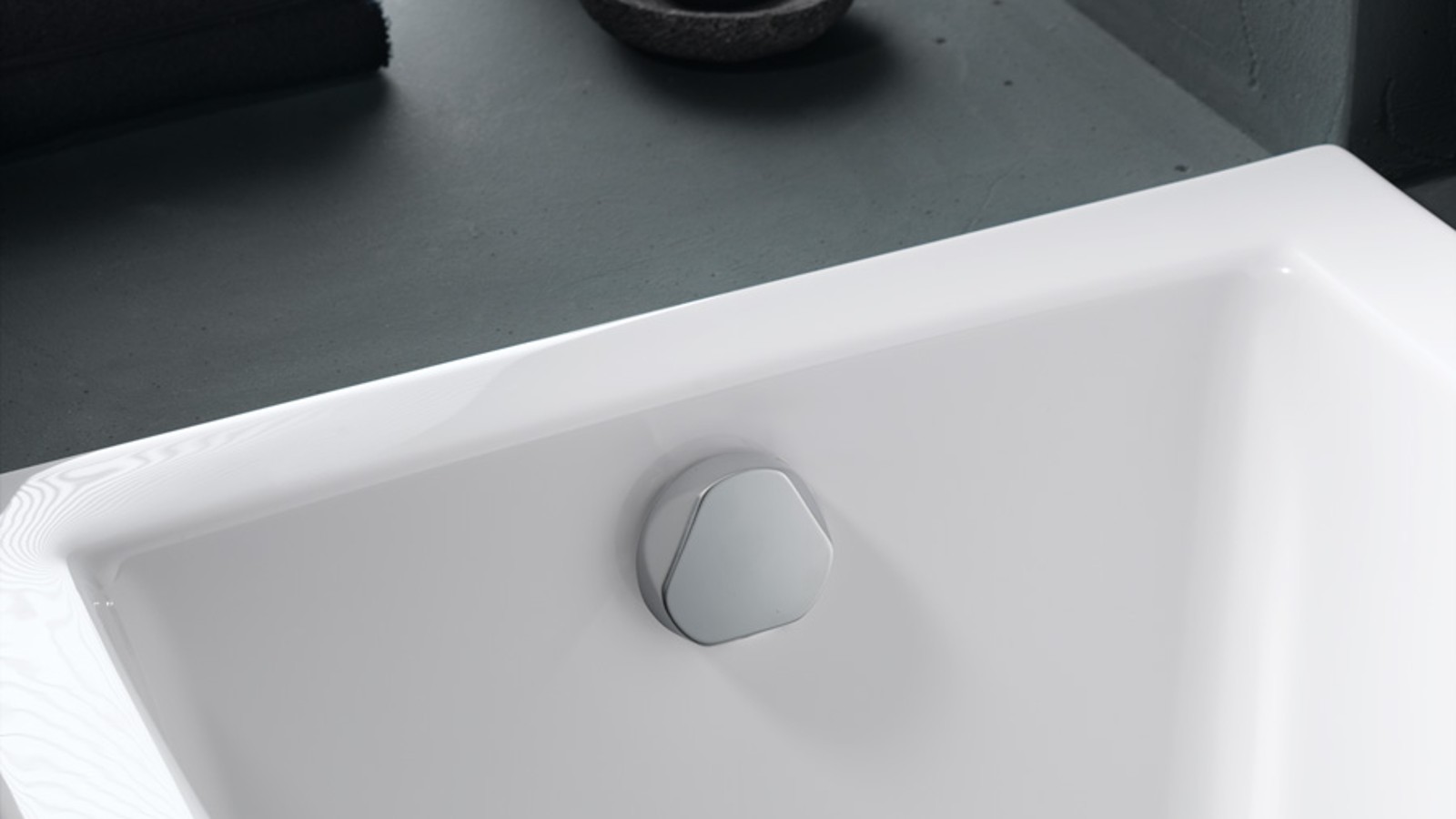 Geberit bathtub overflow with integrated bathtub drain Geberit bathtub overflow with integrated bathtub drain