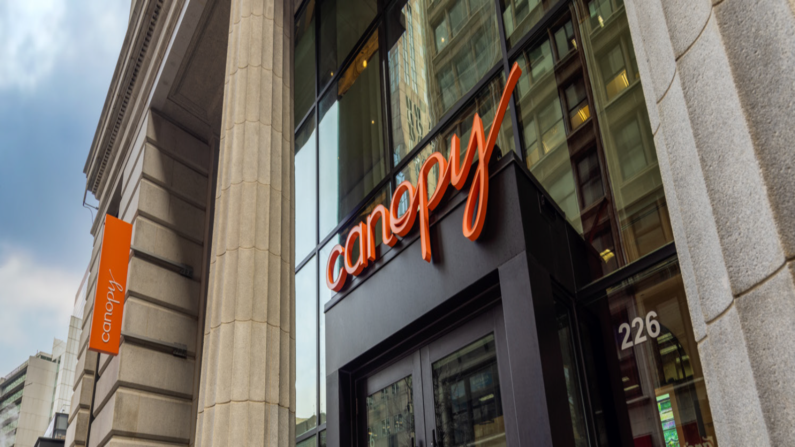 Front Facade of Hilton Canopy, Chicago, IL Front Facade of Hilton Canopy, Chicago, IL