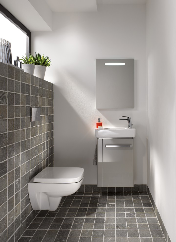 Space-saving furnishing of a bathroom with Renova Compact furniture