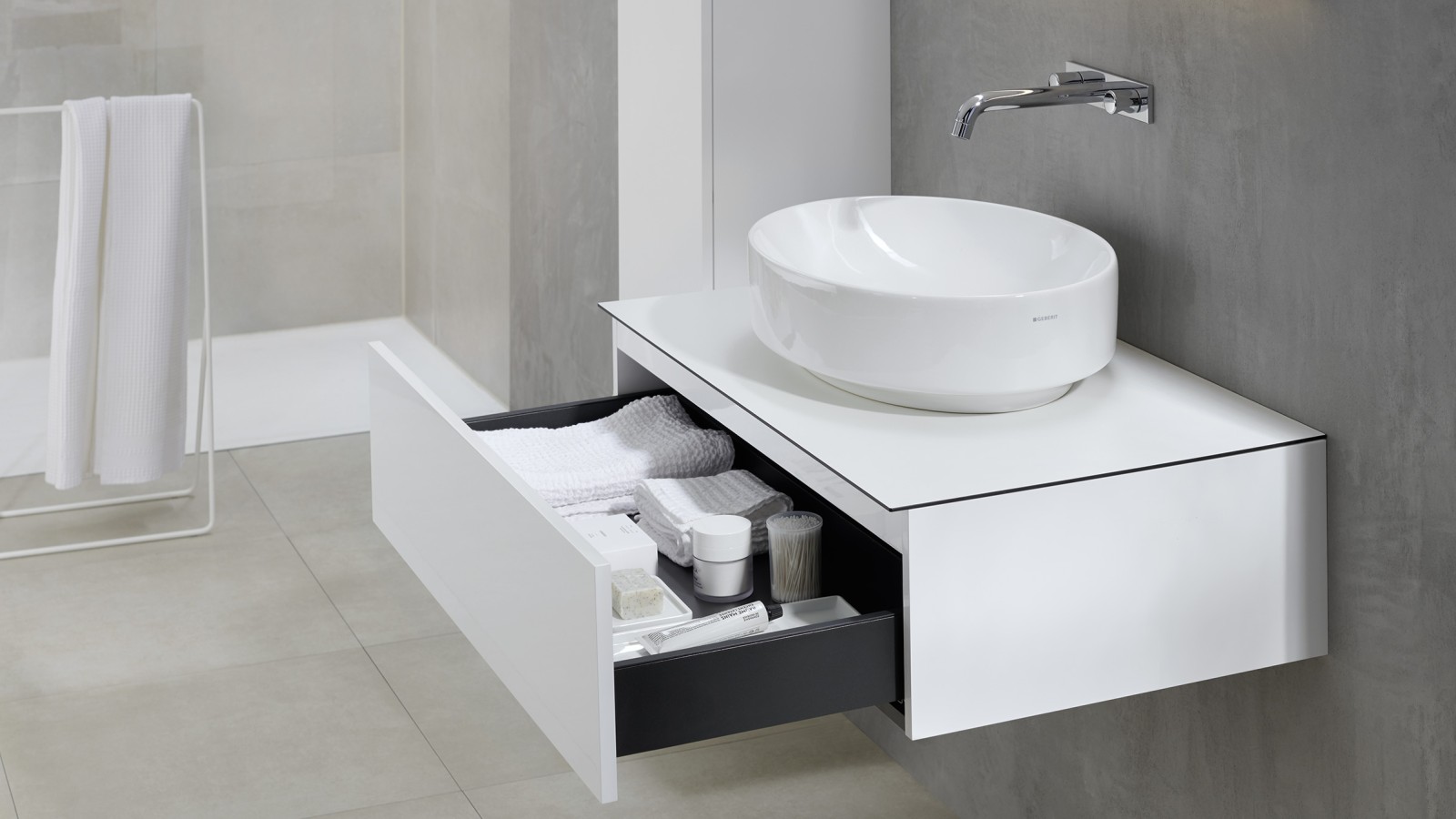 Geberit VariForm round lay-on washbasin with washbasin cabinet (© Geberit) Geberit VariForm round lay-on washbasin with washbasin cabinet (© Geberit)