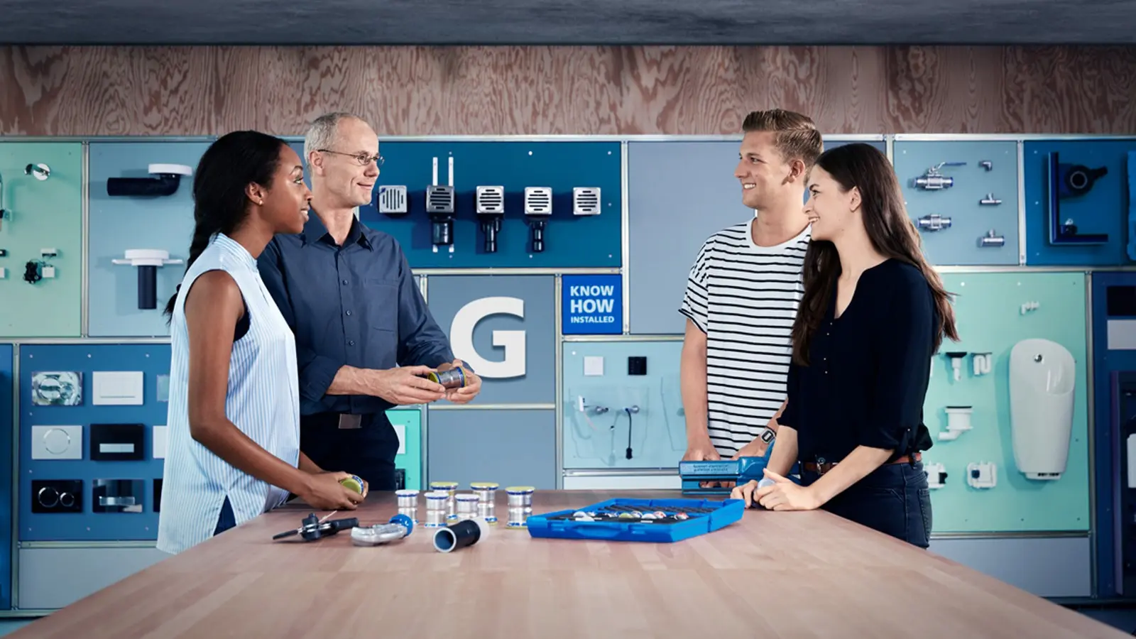 Mirrored bathroom cabinet Mirrored bathroom cabinet